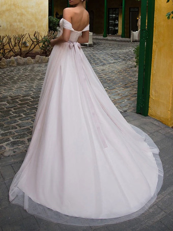 Robe de mariée dentelle bustier hors des épaules boutonné sur dos à traîne