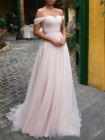 Robe de mariée dentelle bustier hors des épaules boutonné sur dos à traîne