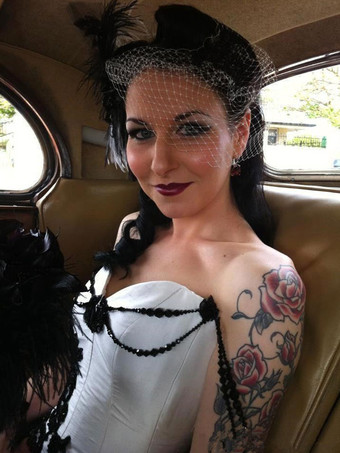 ゴシックウェディングドレスマーメイドノースリーブチェーンタフタコートトレインゴシックブライダルドレス