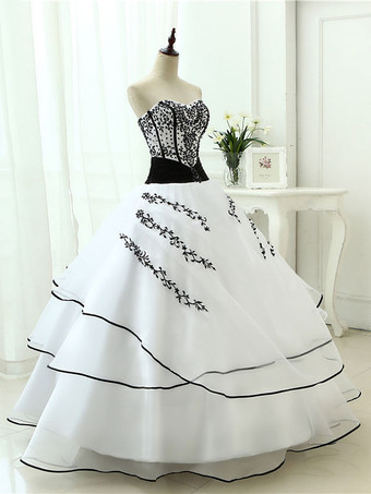 黒のウェディングドレスプリンセスシルエットノースリーブレースオーガンザ床長さの花嫁衣装