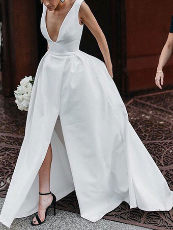 Vintage Plus Size Wedding Dresses V Neck Sleeveless Satin Fabric Pleated Bridal Gowns With Train Free Customization