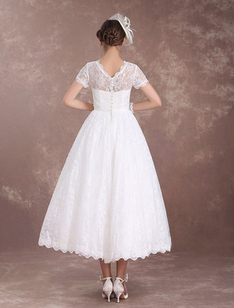 Robe mariée vintage manche courte en dentelle longueur au-dessous de genou doublure en satin boutonné sur dos robe de mariée ivoire