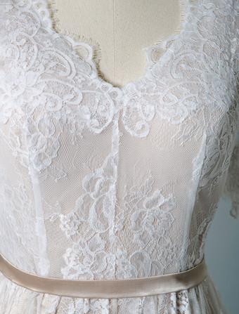 レース ウェディングドレス シャンパン ウェディングドレス Aライン 二次会 披露宴 結婚式 Vネック レース ブライダル 花嫁 半袖 スウィープトレーン ウェディング ナチュラルウェストライン バックレス サッシュ ガーデン ビーチ オーダーメイドも可能