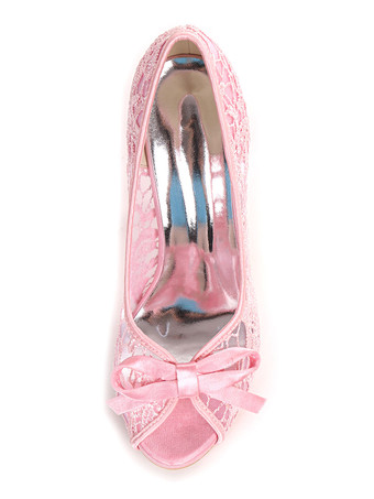 白い結婚式のレースの弓のぞき見つま先のスティレットヒールのブライダルシューズ