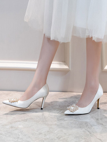 女性のイブニングシューズ白先のとがったつま先真珠サテンパーティーシューズ