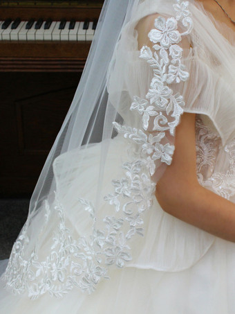ウェディングベールワンティアレースチュールレースアップリケエッジオーバルブライダルベール