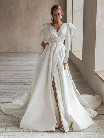 Robe de mariée vintage charleston blanche col v manche longue avec ceinture jupe fendue à traîne