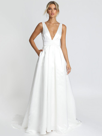 白いシンプルなウェディングドレスサテンの生地のVネックノースリース背中のないAラインブライダルドレス