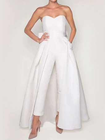 イブニングドレスA ラインストラップレスノースリーブジッパー弓サテン生地レッドフォーマルドレス結婚式のゲストドレス