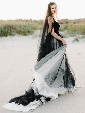 ゴシックブラックのウェディングドレス A ラインスクエアネックノースリーブレースチュールベロア床長さのブライダルドレス無料カスタマイズ