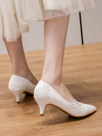 ウェディングシューズPUレザーホワイトポインテッドトゥフラワースチレットヒールスリップオンパンプス