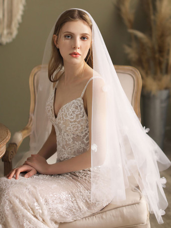 Voiles de mariage ivoire Fleurs à deux niveaux Tulle Bord coupé Voile de mariée classique