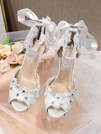 結婚式の靴ホワイトサテンアッパーのぞき見つま先の花ゴブレットヒールアンクルストラップヒール