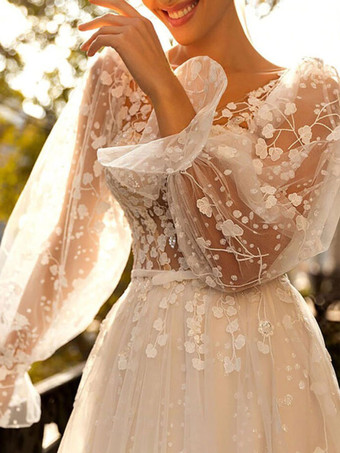 電車のAラインVネック長袖レースブライダルドレスと白いシンプルなウェディングドレス