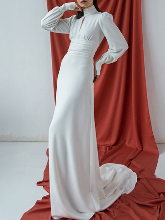白いシンプルなウェディングドレスサテンのような伸縮性のあるシルクハイカラー長袖カットアウトAラインブライダルガウン