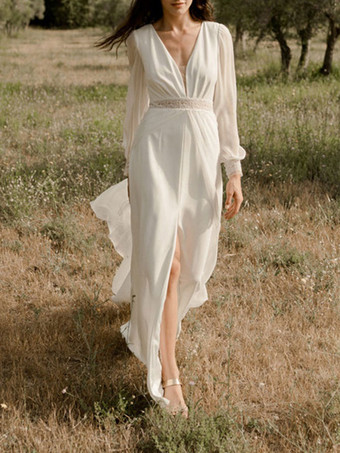 アイボリーアイボリーのシンプルなウェディングドレス Vネック 長袖 フロントスリット Aライン ブライダルガウン