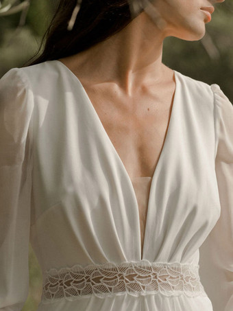 アイボリーのシンプルなウェディングドレス Vネック 長袖 フロントスリット Aライン ブライダルガウン