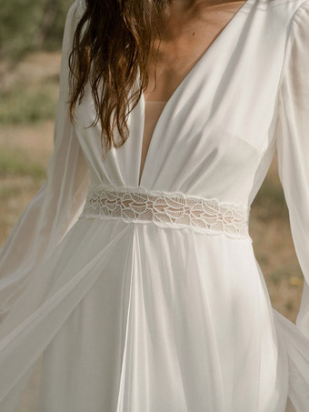 アイボリーのシンプルなウェディングドレス Vネック 長袖 フロントスリット Aライン ブライダルガウン