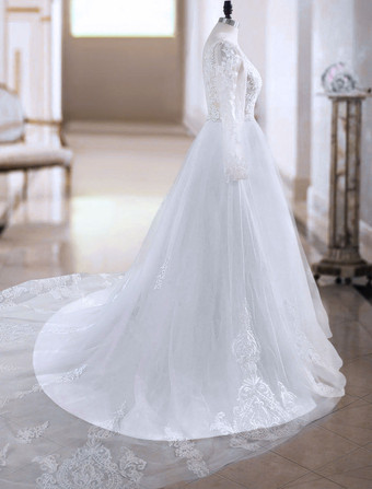 ウェディングドレス　2025　Aライン　vネック　長袖　レースアップリケ　チュール　ブライダルガウンチャペルトレーン付き