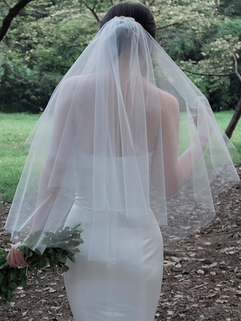 ウェディングベール2層アクセサリーは含まれていません。ペンシルエッジクラシックブライダルベール