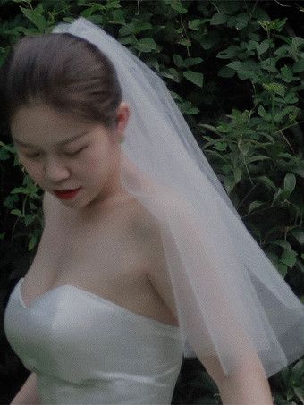 ウェディングベール2層アクセサリーは含まれていません。ペンシルエッジクラシックブライダルベール