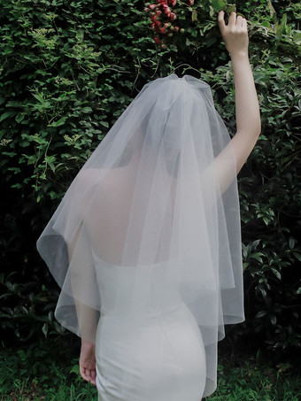 ウェディングベール2層アクセサリーは含まれていません。ペンシルエッジクラシックブライダルベール