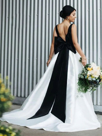 Черные свадебные платья A-Line без рукавов Луки атласная ткань с шлейфом Свадебное платье Бесплатная настройка