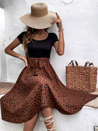 Летнее платье с круглым вырезом и поясом в горошек Темно-коричневое пляжное платье среднего размера