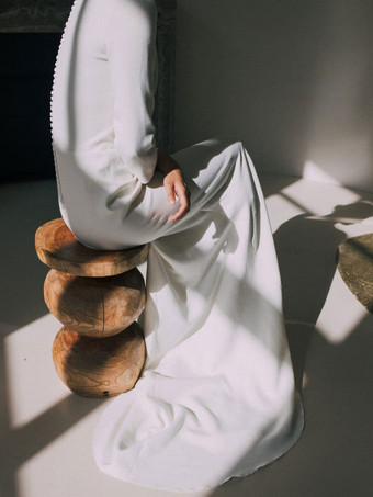 ヴィンテージ ウェディングドレス ジュエルネック 七分袖 ポリエステル トレーン ボタン付き 伝統的なドレス 花嫁のための 無料のカスタマイズ