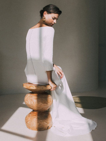 ヴィンテージ ウェディングドレス ジュエルネック 七分袖 ポリエステル トレーン ボタン付き 伝統的なドレス 花嫁のための 無料のカスタマイズ