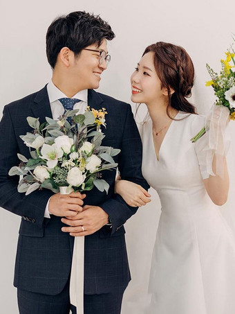 シンプルなウェディングドレス ストレッチクレープ Vネック 半袖 Aライン ブライダルドレス