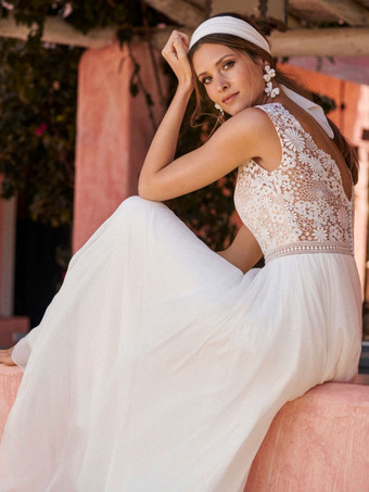 Ivory Boho Wedding Dress Lace A-Line With Train Functional Buttons Sleeveless V-Neck Bridal Gown