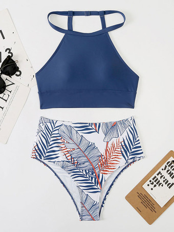 女性の青い夏のセクシーな水着のための水着