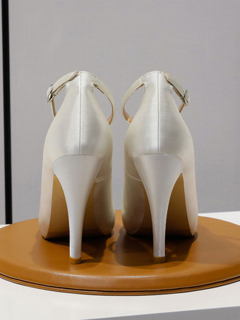 女性のブライダル シューズ サテン シルバー ラウンド トゥ ゴブレット ヒール ブライダル シューズ