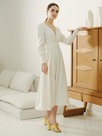 Vestido de novia simple Poliéster Escote en V Manga larga Línea A Vestidos de novia Personalización gratuita