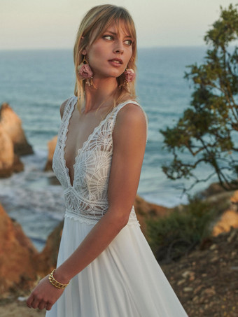 アイボリー ボヘミアン ウェディングドレス ポリエステル レース Aライン トレーン バックレス ノースリーブ Vネック ブライダルドレス 自由なカスタマイズ