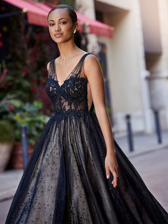 黒のウェディングドレスレース A ラインノースリーブトレーンブライダルガウン無料カスタマイズ