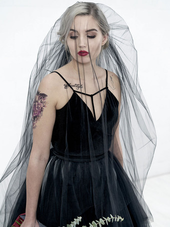 黒のウェディングドレスベロア A ラインノースリーブプリーツトレーンブライダルドレス無料カスタマイズ