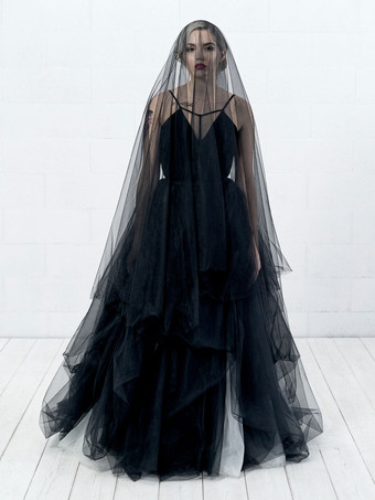 ブラック黒のウェディングドレスベロア A ラインノースリーブプリーツトレーンブライダルドレス無料カスタマイズ