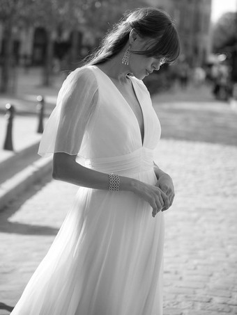 BiancoAbiti da Sposa Semplici Avorio maniche corte di poliestere con scollo a V svasata Abito da Sposa Semplice