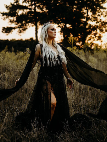 ゴシックブラックのウェディングドレス A ラインノースリーブバックレススプリットフロントトレーンブライダルガウン無料カスタマイズ