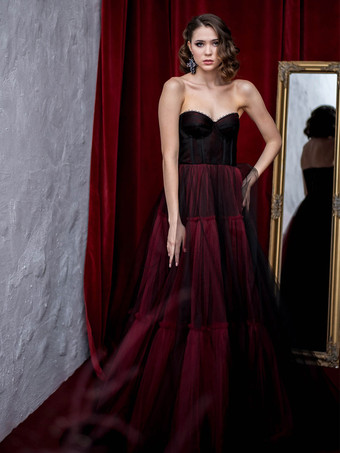 ゴシックブラックのウェディングドレス A ラインノースリーブバックレスレースアップトレーンブライダルドレス無料カスタマイズ