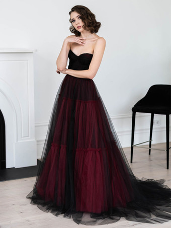 ゴシックブラックのウェディングドレス A ラインノースリーブバックレスレースアップトレーンブライダルドレス無料カスタマイズ