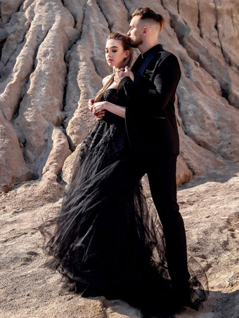 黒のウェディングドレス A ライン ノースリーブ バックレス レース トレイン ブライダル ガウン無料カスタマイズ