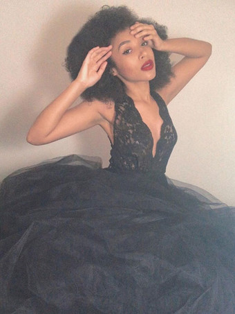 ゴシックブラックのウェディングドレス A ラインノースリーブバックレスレーストレインゴシックブライダルドレス無料カスタマイズ