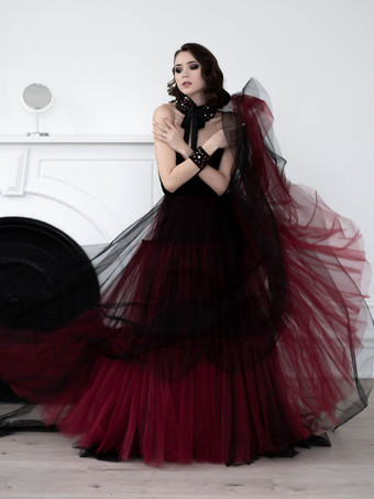 ゴシックブラックのウェディングドレス A ラインノースリーブバックレスレースアップトレーンブライダルドレス無料カスタマイズ