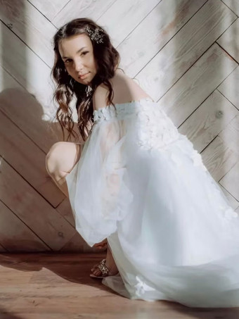 アイボリーのシンプルなレースのウェディングドレス、トレインAラインのオフショルダー長袖バックレスブライダルガウン