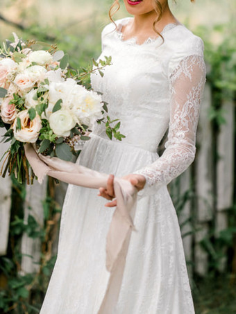 トレインAラインジュエルネックレースアップ長袖レースブライダルガウンとアイボリーのシンプルなウェディングドレス