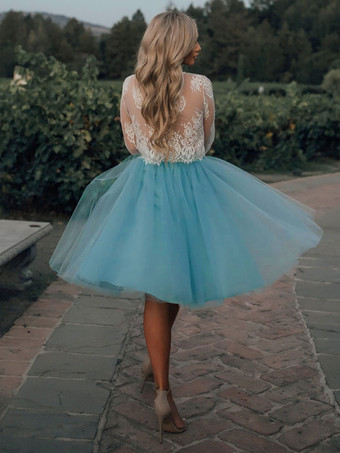 ブルーのシンプルなウェディングドレスラインデザインのネックラインレースチュールブライダルガウン