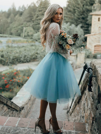 ブルーのシンプルなウェディングドレスラインデザインのネックラインレースチュールブライダルガウン